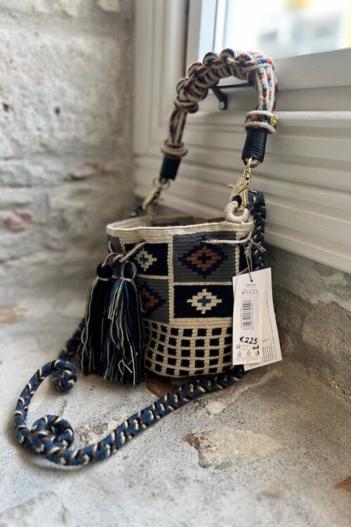 guanabana woven bucket bag black & beige ethnic motif